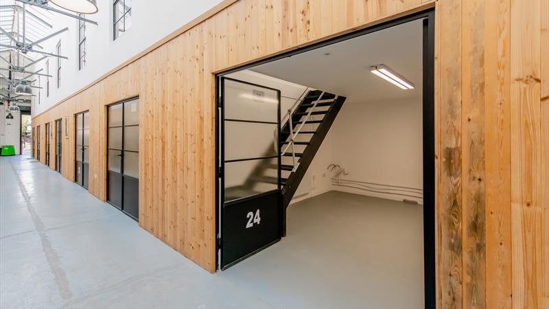 Industrial Unit in Wembley - photo 2